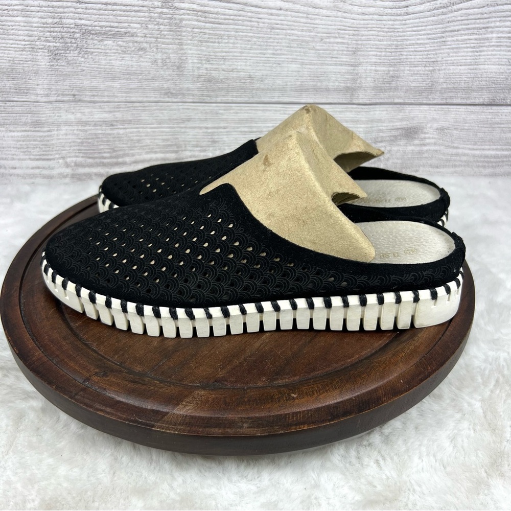 Ilse Jacobson Tulip Laser Cut Mule Black &White
Women's Sneakers Size EU 42 - Picture 5 of 11